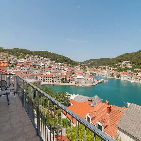 Villa Princes - Seven Bedroom Pucisca
