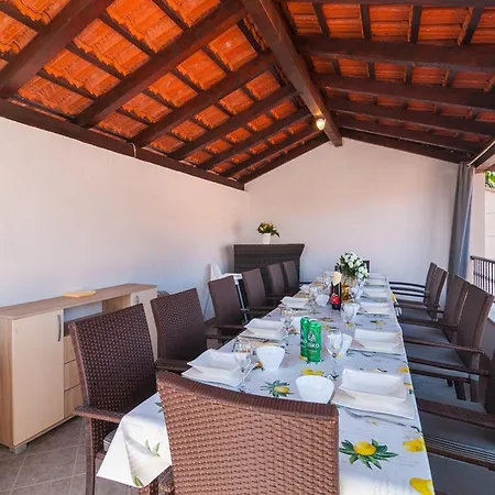 Princes - Seven Bedroom Villa