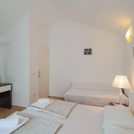 Princes - Seven Bedroom Villa